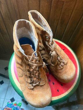 Kids High-Top Suede Boots in Tan